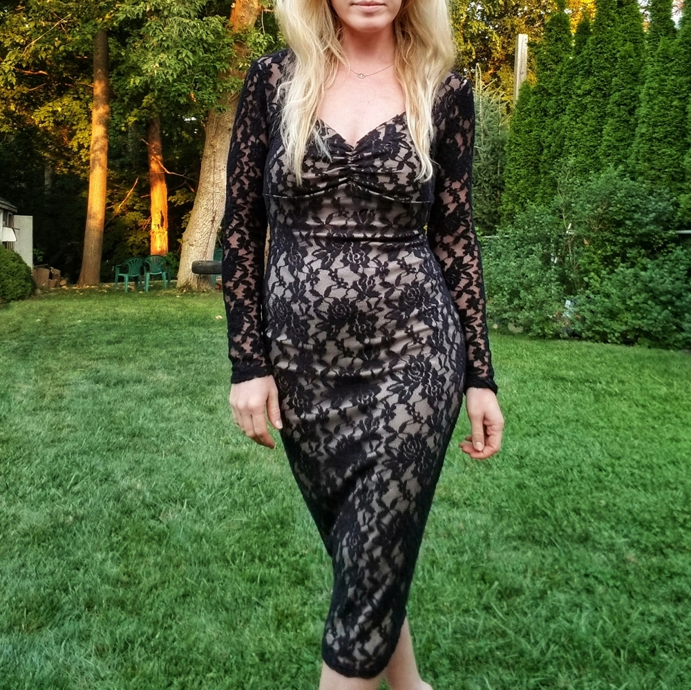 Black Lace Nude Illusion Long Sleeves Padded Midi